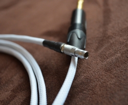AKG K812 - sluchátkový kabel